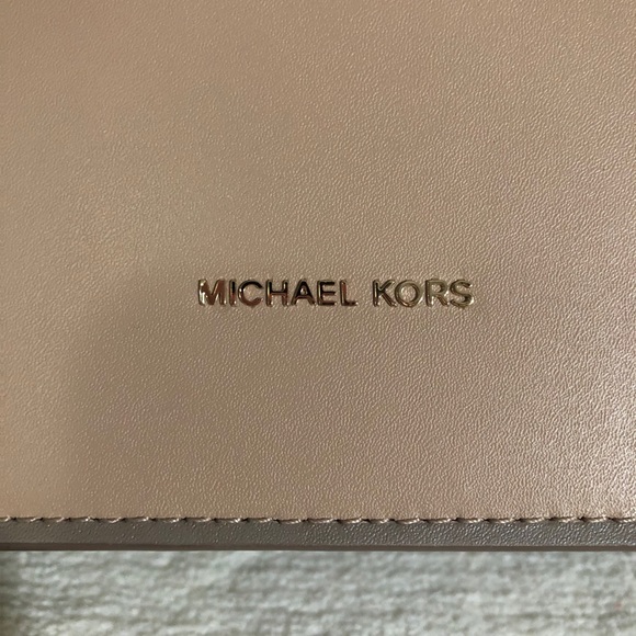 🔅Michael Kors Belted Bag🔅 - Picture 11 of 11